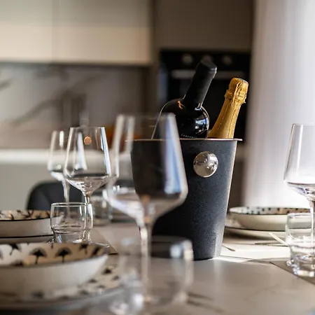 Panoramica W Balcony And Swimming Pool *