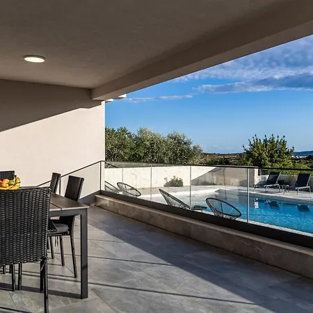 Panoramica W Balcony And Swimming Pool *