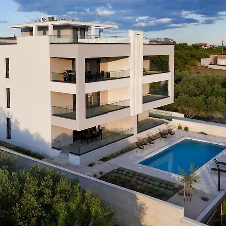 Panoramica W Balcony And Swimming Pool * Ζαντάρ